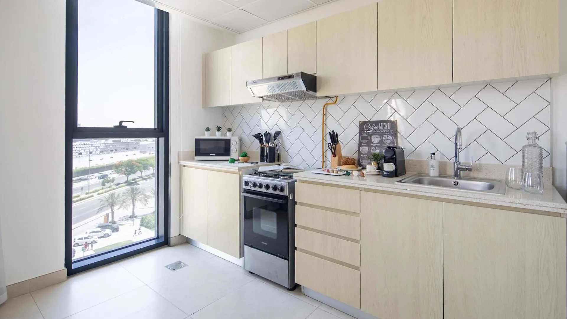 Frank Porter - Midtown By Deyaar - Dania 2 Dubai 0*,  United Arab Emirates